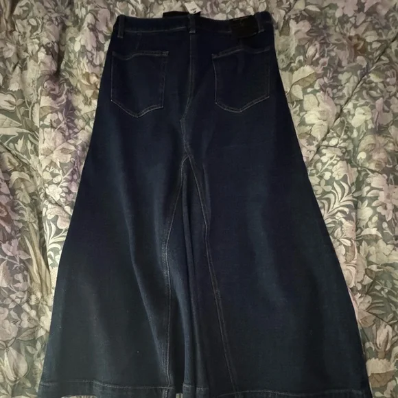 Banana Republic Dark Blue Women's Denim Skirt - Picture 3 of 12